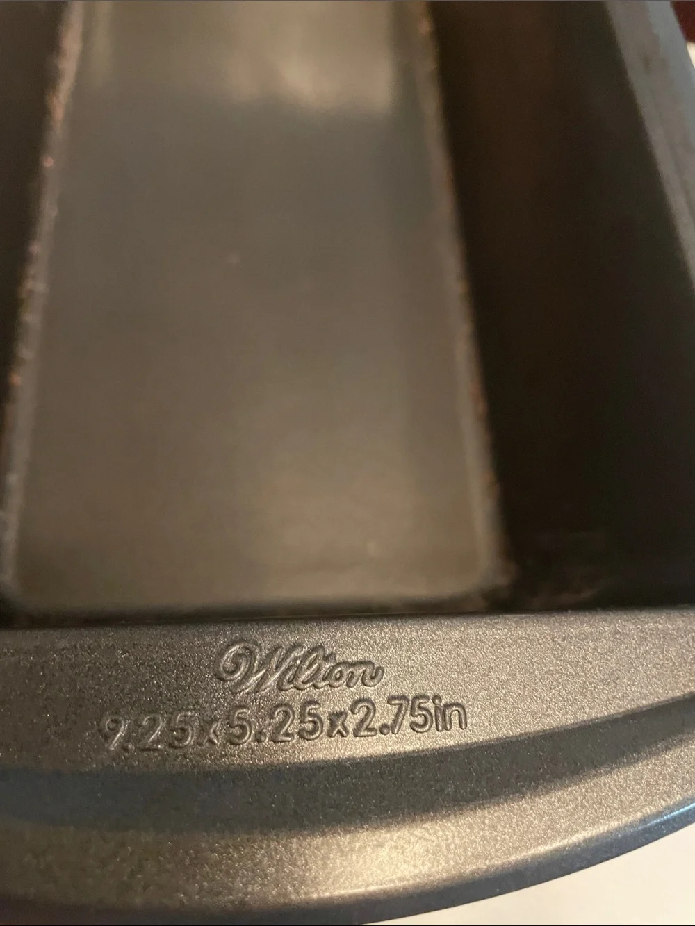 WILTON LOAF PAN FOR BREADS, CAKES,MEATLOAF 9.25” X 5.25” X2.75 Grip pan